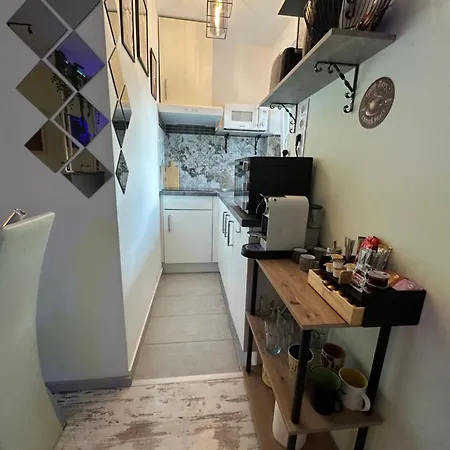 Apartment Chill